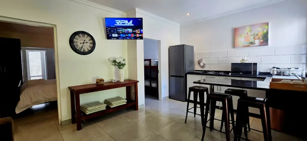 Self Catering Open Plan Kitchen Garden Suite in Pretoria East Area