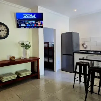 Self Catering Open Plan Kitchen Garden Suite in Pretoria East Area